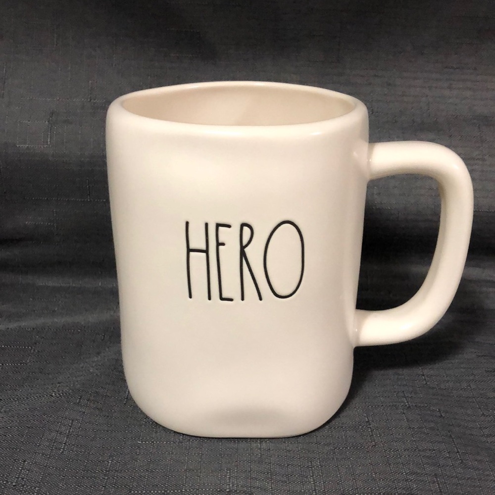 🛍️2/$20🛍️NWOT RAE DUNN LARGE MUG. FROM THE ARTISAN COLLECTION. - Picture 1 of 4